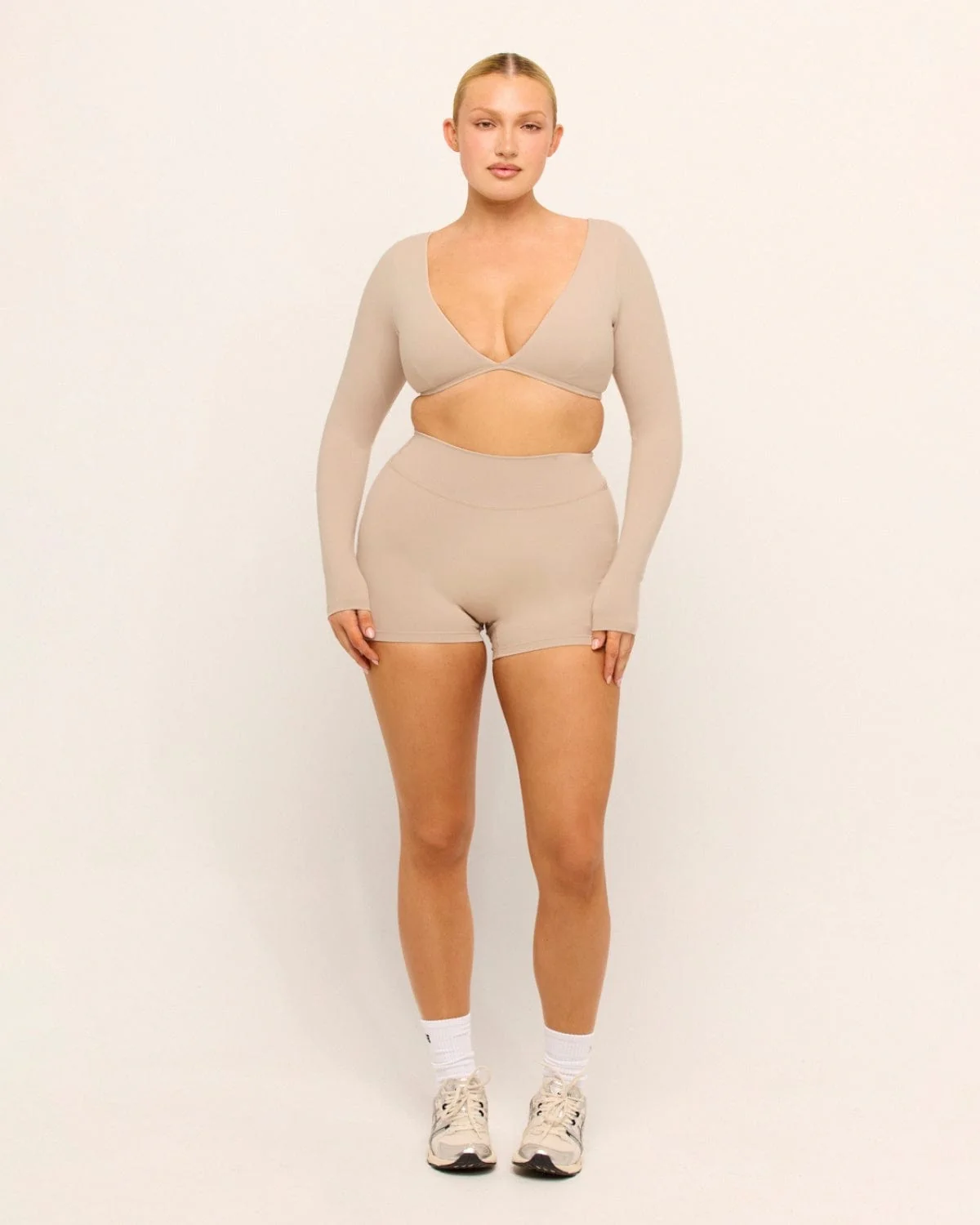 Form Invisible Scrunch Shorts 4" | Fawn - Image 4