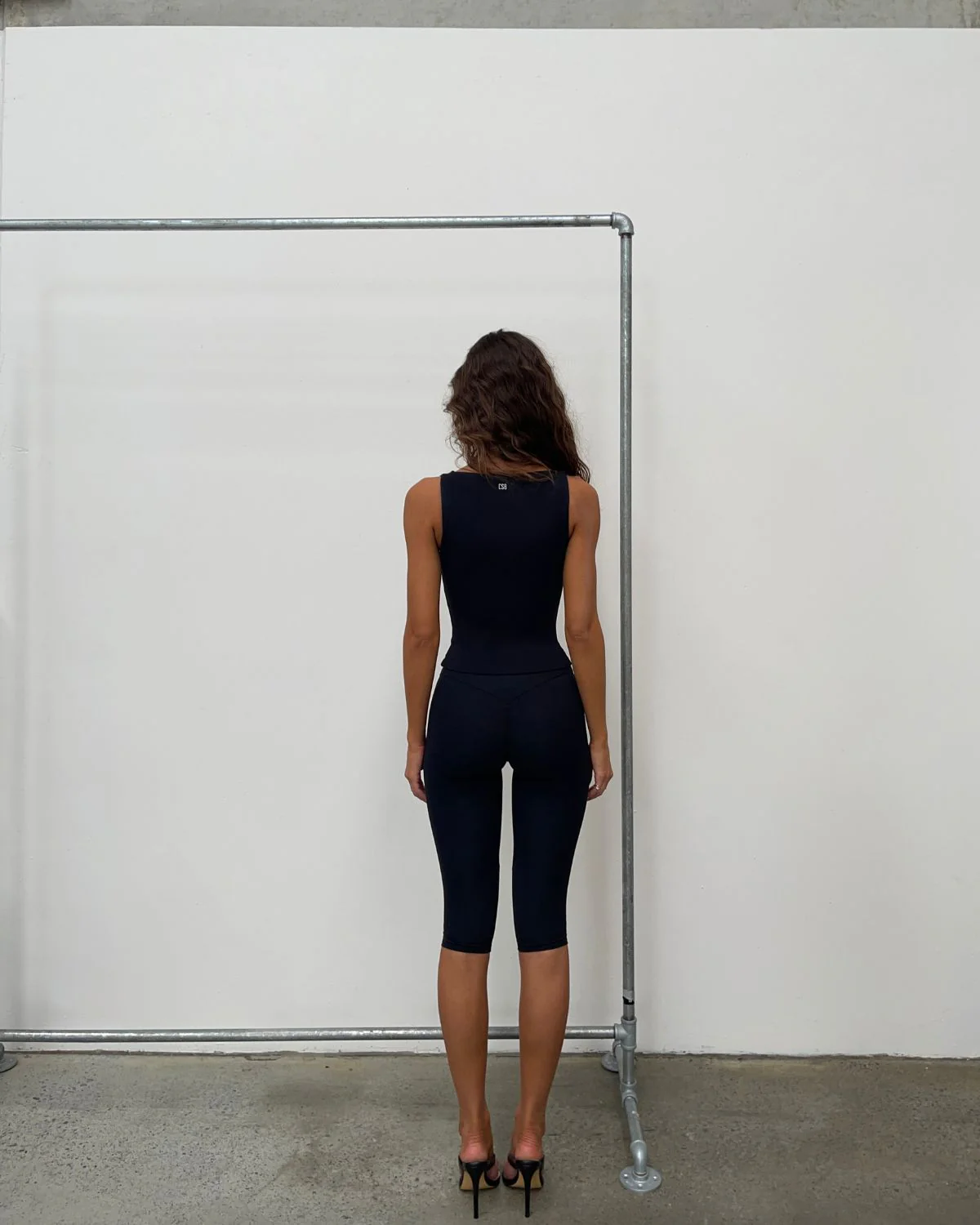 Form Scoop Tank | Black - Image 10